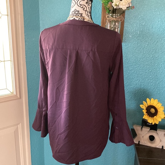 Simply Vera VeraWang | Women’s Plum Long Sleeve Bell Sleeve Blouse - Picture 4 of 8